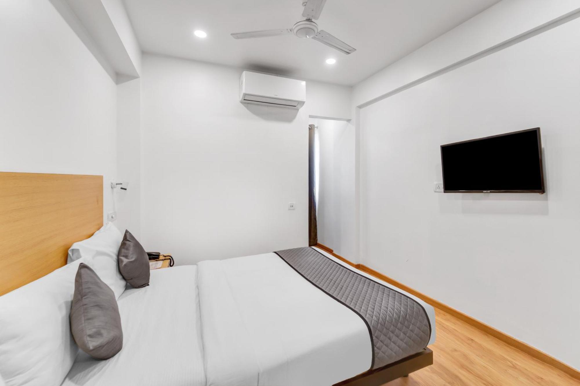 Upar Hotels Thoraipakkam, Omr Ченнаи Экстерьер фото